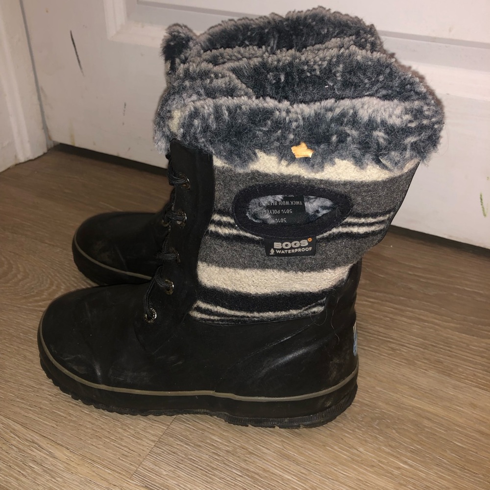 Bogs youth winter snow wool mix lining boots size 2